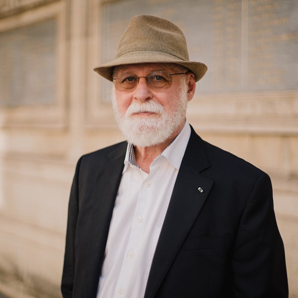 Alberto Manguel